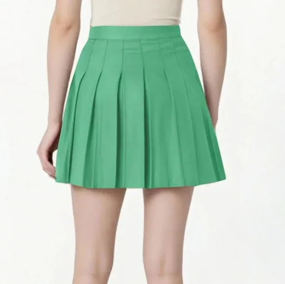 Green Pleated Women's Tennis Skirt - Picture 3 of 5